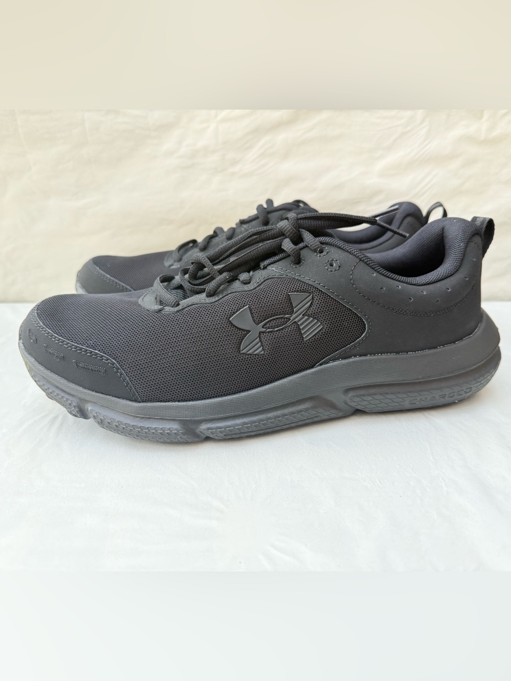 Under Armour Charged Men’s Running Shoes - Black - Size 10.5